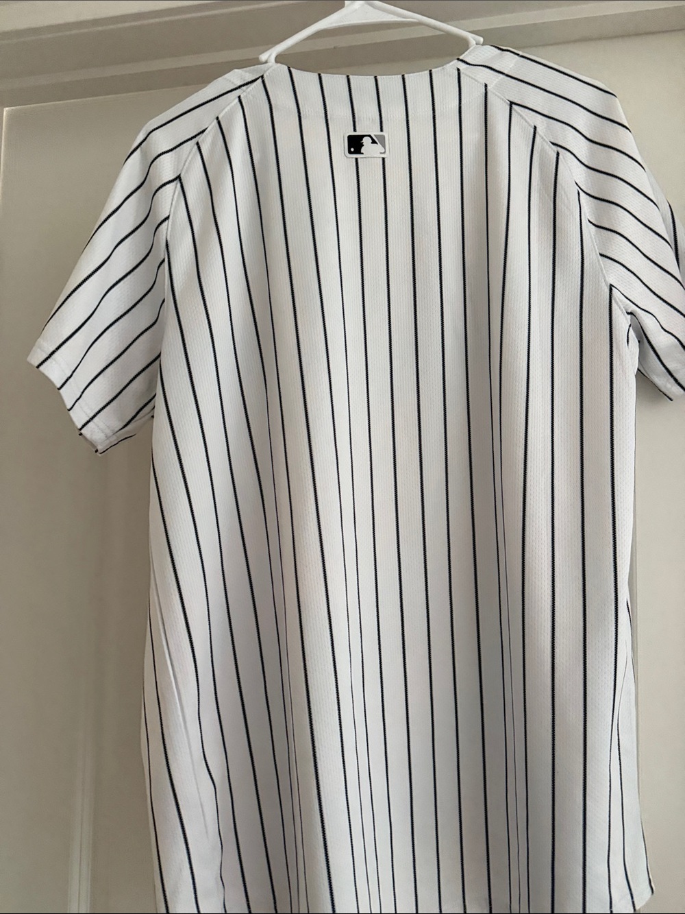 Nike White and Navy Pinstripe New York Yankees Jersey - Picture 5 of 5
